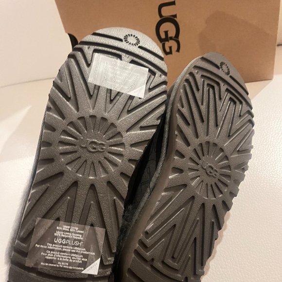 NIB UGG CLUGGETTE UGG GRAPHIC LOGO SLIPPERS SLIDES CHARCOAL 8 - Picture 7 of 7